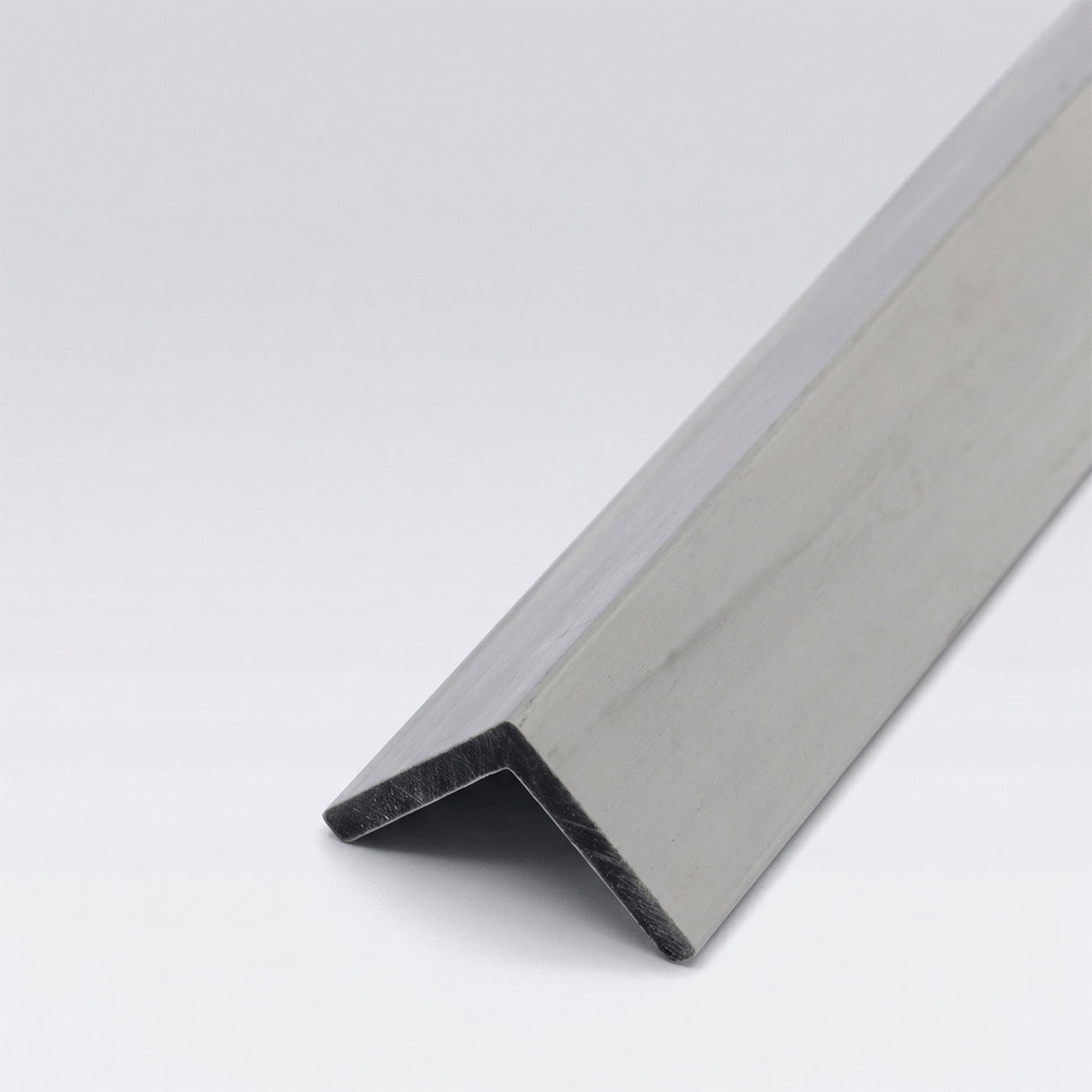 2.5m Slatted Cladding L Trim