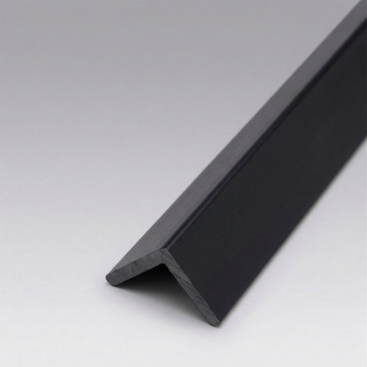 2.5m Slatted Cladding L Trim