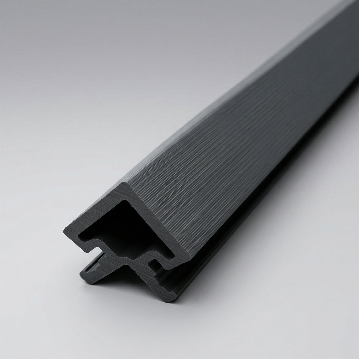 2.5m Slatted Cladding Corner Trim